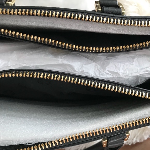 Authentic Tory Burch Robinson Pebbled Square tote - Picture 5 of 8